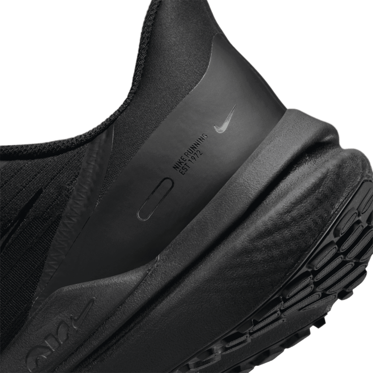 Nike Winflo 9 Road Running Shoes Angle 5
