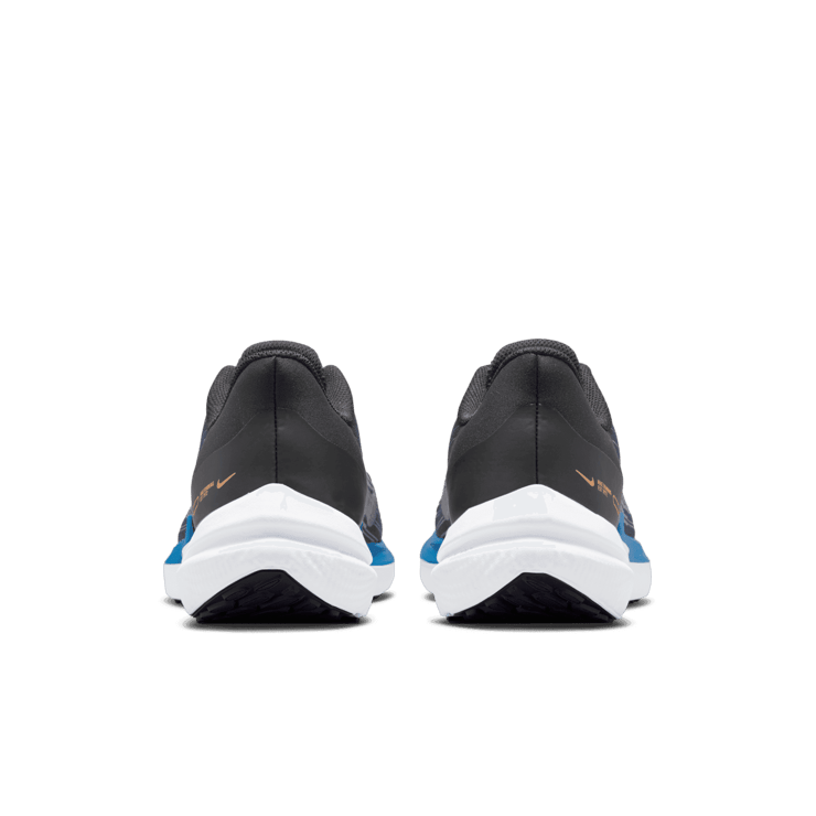 Nike Winflo 9 Road Running Shoes Angle 3