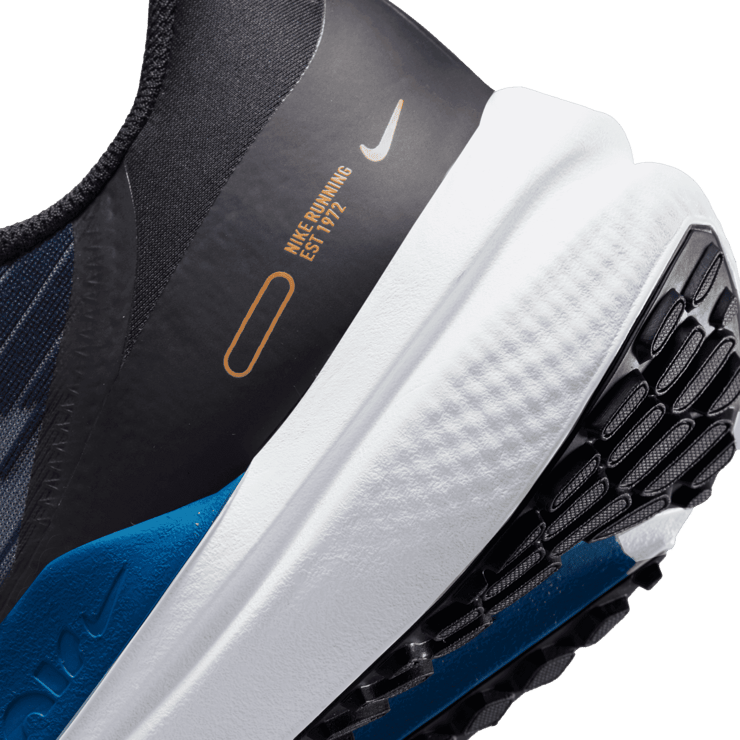 Nike Winflo 9 Road Running Shoes Angle 5