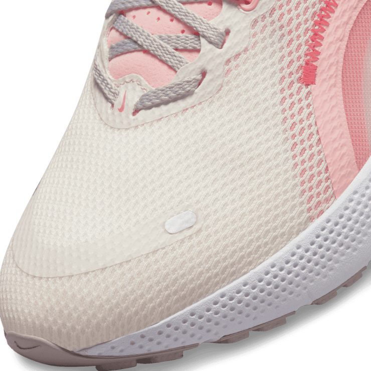 Nike React Escape Run 2 Road Running Shoes Angle 4