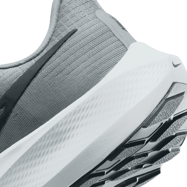 Nike Air Zoom Pegasus 39 Road Running Shoes Angle 5