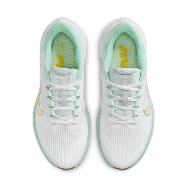 Nike Air Winflo 9 Road Running Shoes Angle 1