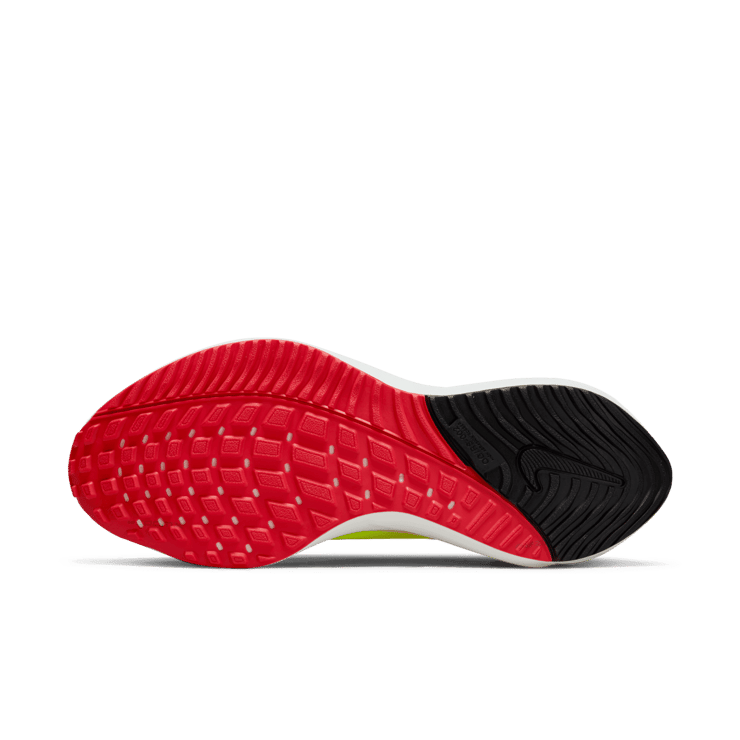 Nike Air Zoom Vomero 16 (Red) Angle 0