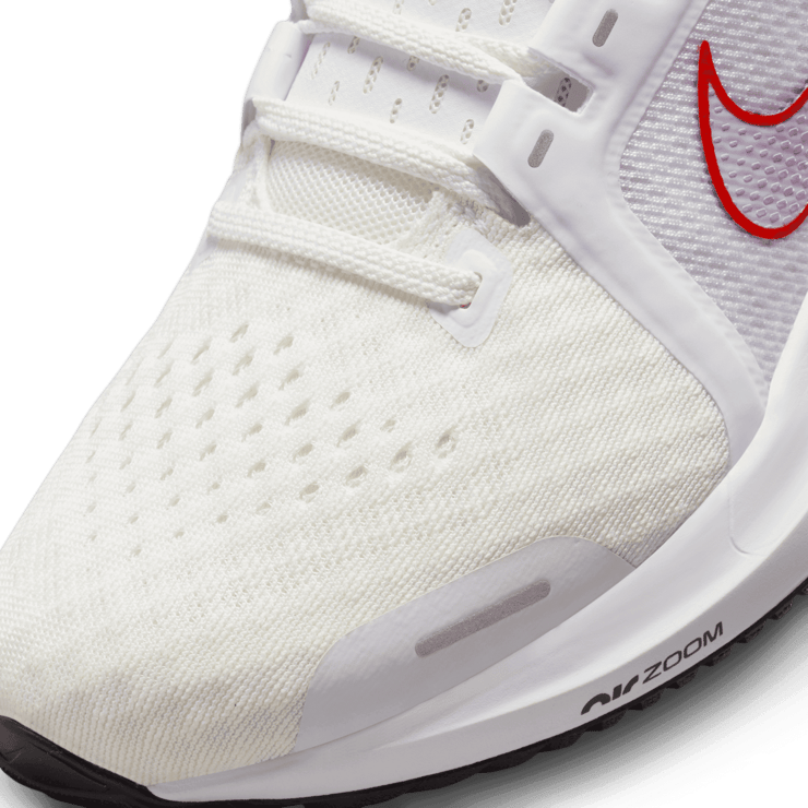 Nike Air Zoom Vomero 16 (White) Angle 4