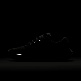 Nike Air Zoom Vomero 16 (White) Angle 8