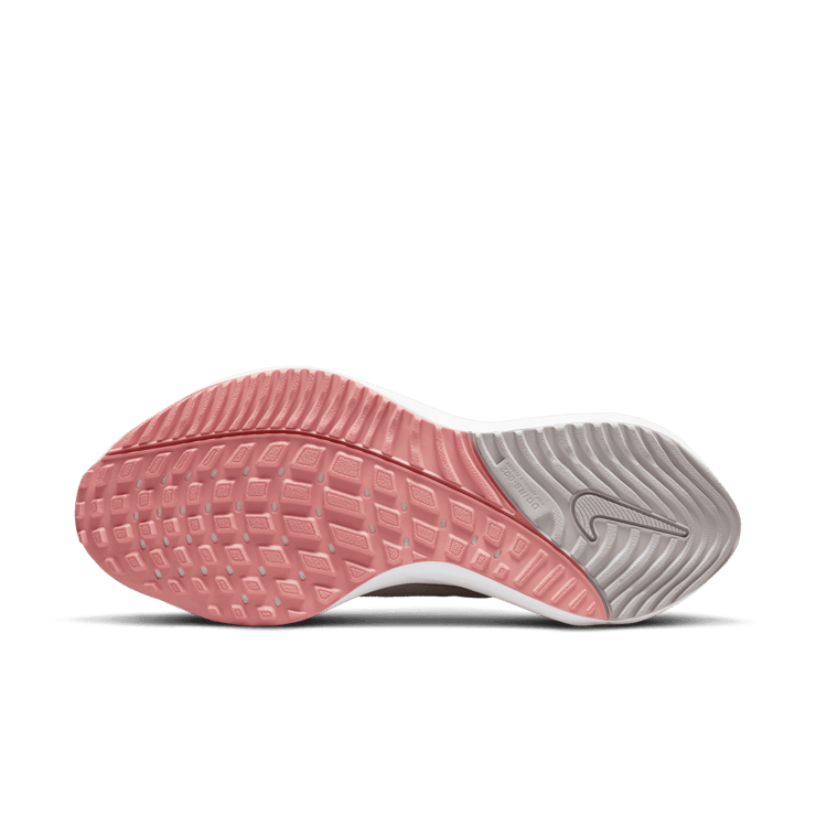 Nike Air Zoom Vomero 16 (Pink) Angle 0