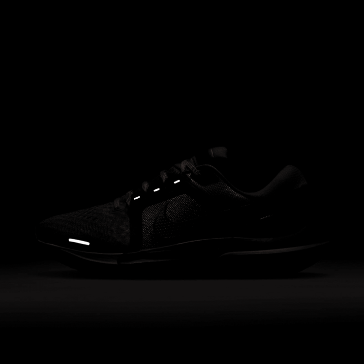 Nike Air Zoom Vomero 16 (Pink) Angle 6