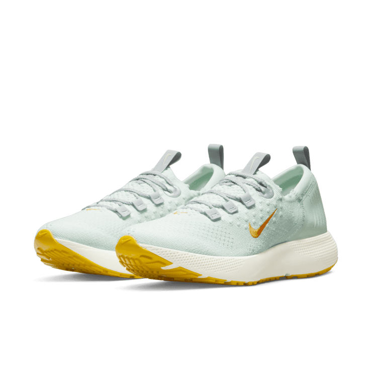 Nike Escape Run Flyknit Road Running Shoes Angle 2