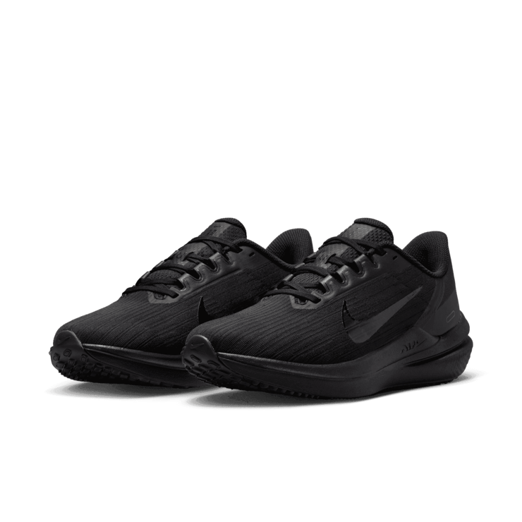 Nike Air Winflo 9 Road Running Shoes Angle 2