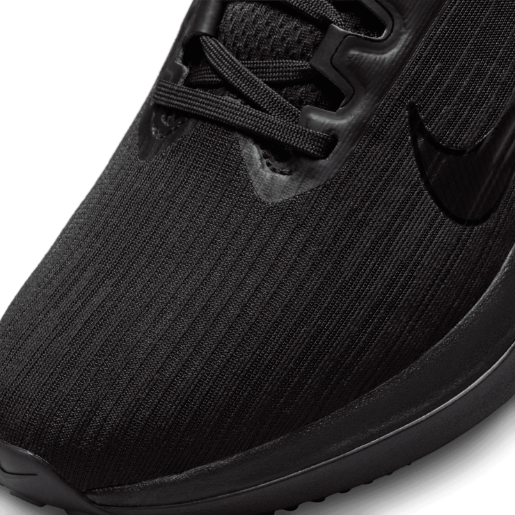Nike Air Winflo 9 Road Running Shoes Angle 4