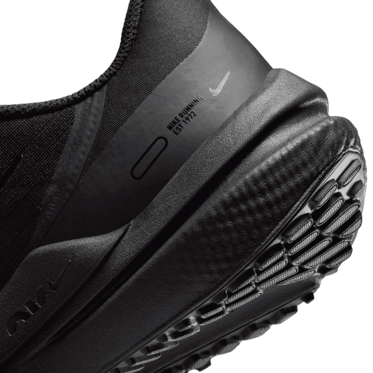 Nike Air Winflo 9 Road Running Shoes Angle 5