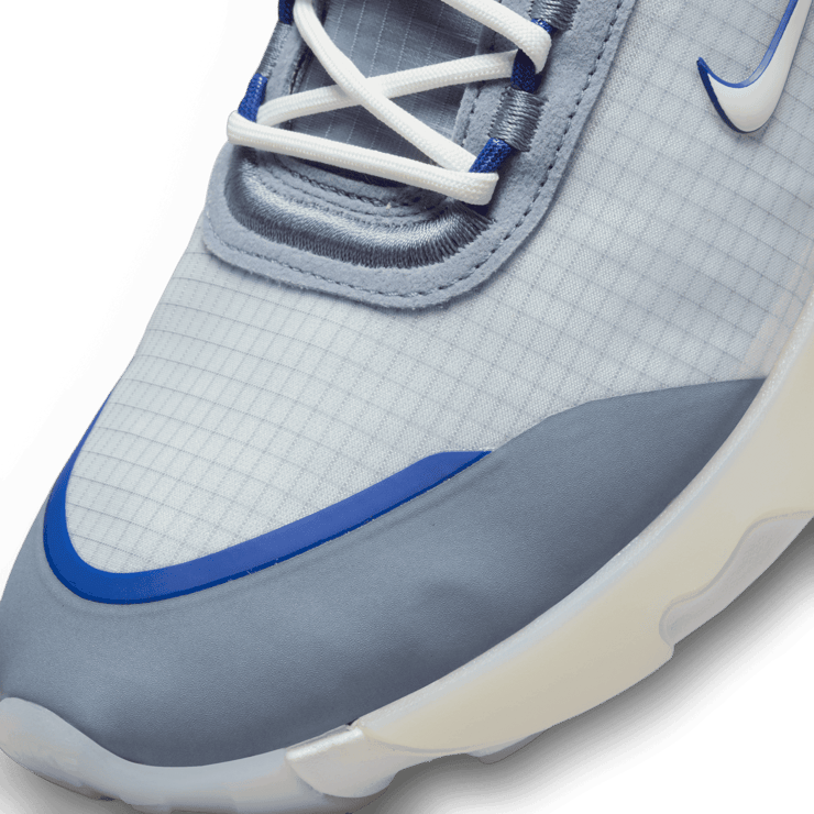 Nike React Live Shoes Angle 4