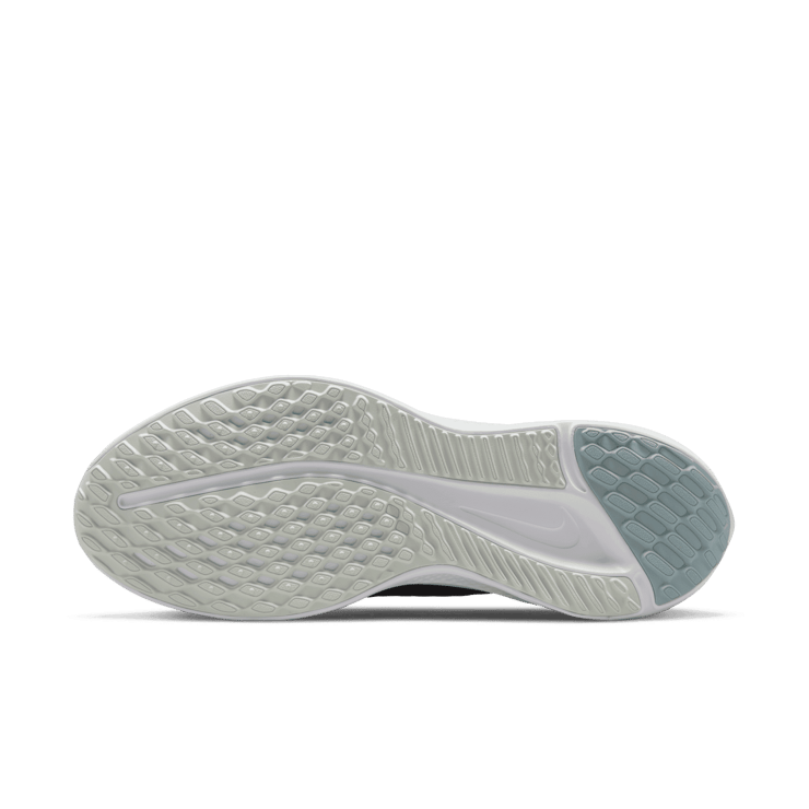 Nike Quest 5 Road Running Shoes Angle 0