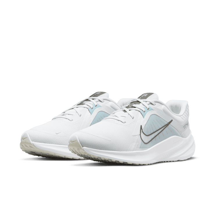 Nike Quest 5 Road Running Shoes Angle 2