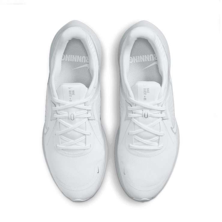 Nike Quest 5 Road Running Shoes Angle 1