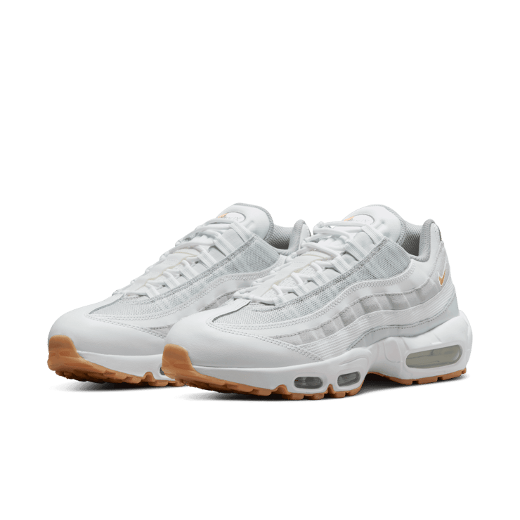 Nike Air Max 95 Shoes Angle 3