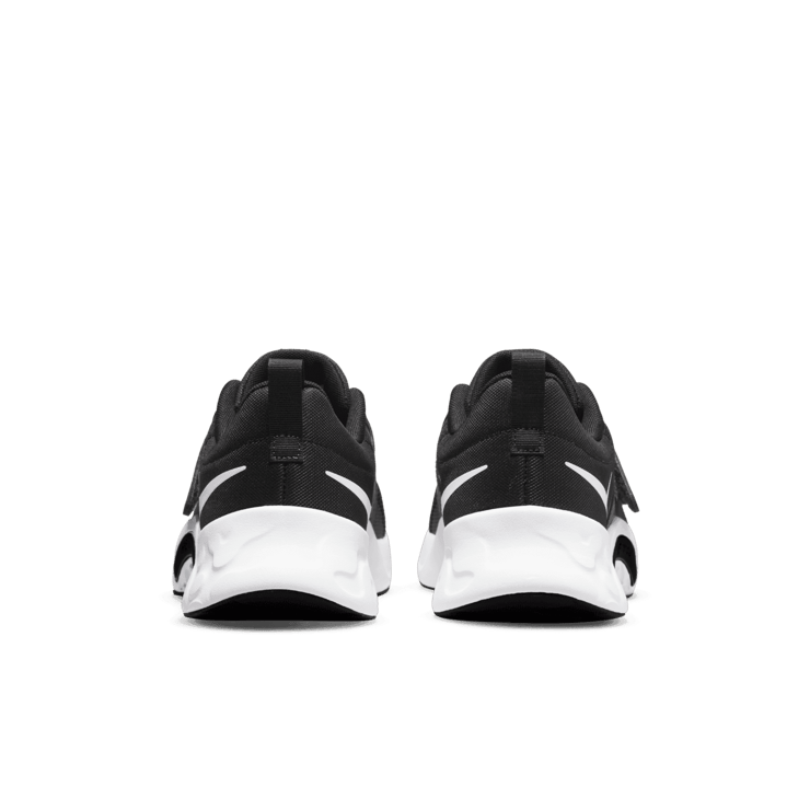 Nike Renew Retaliation 4 Black Angle 3