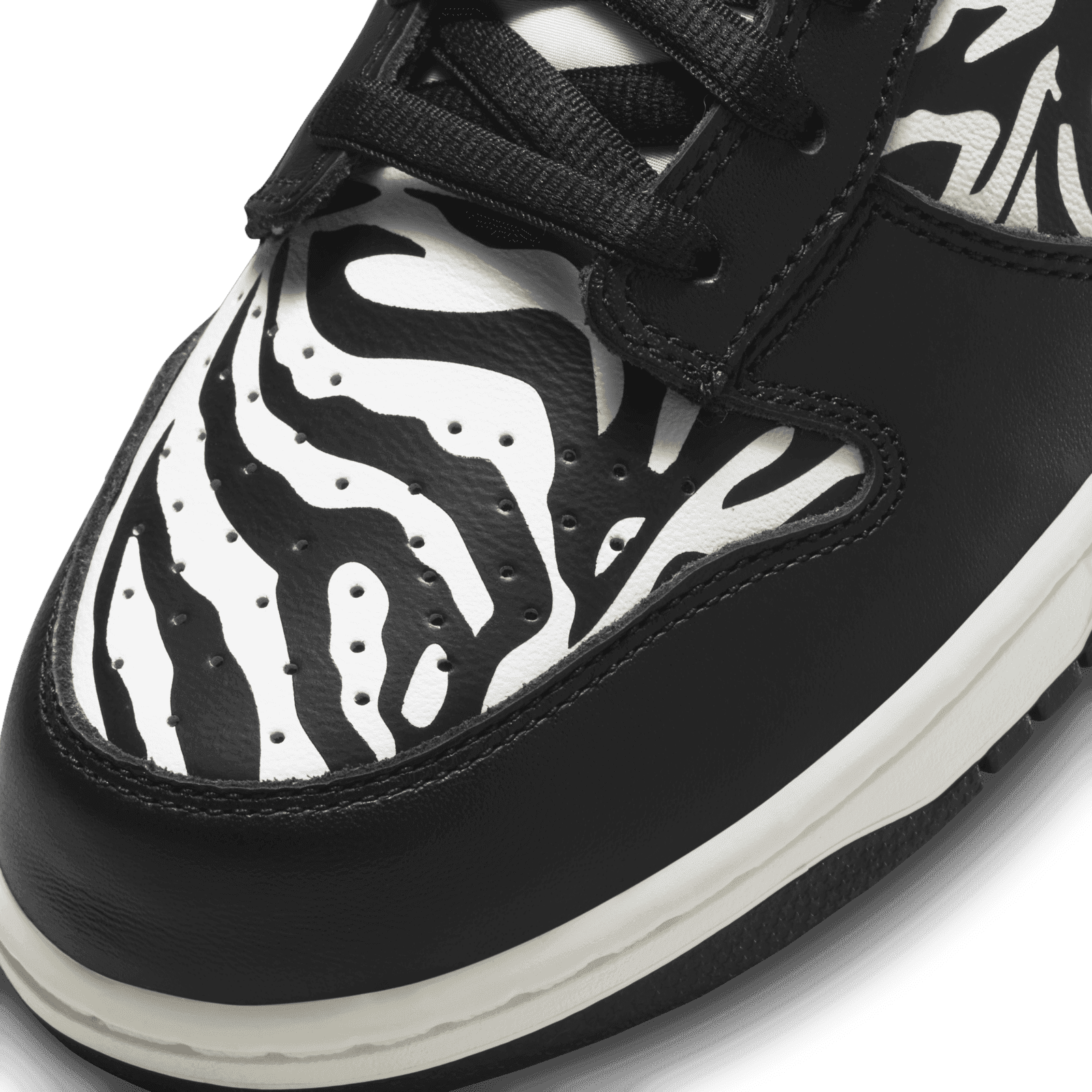 dunk low zebra on foot