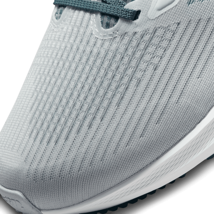 Nike Air Zoom Pegasus 39 Road Running Shoes (Extra Wide) Angle 4