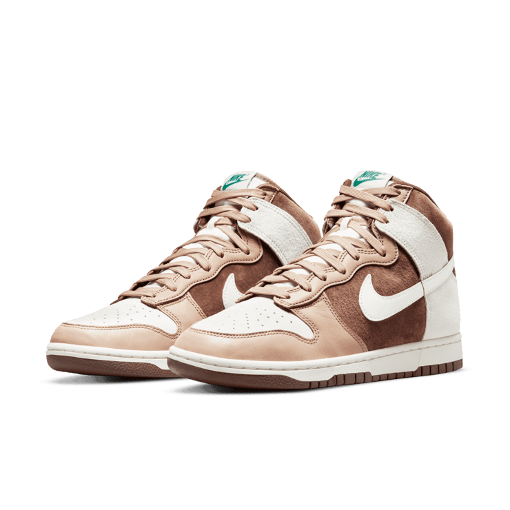 Nike Dunk High Light Chocolate Angle 2