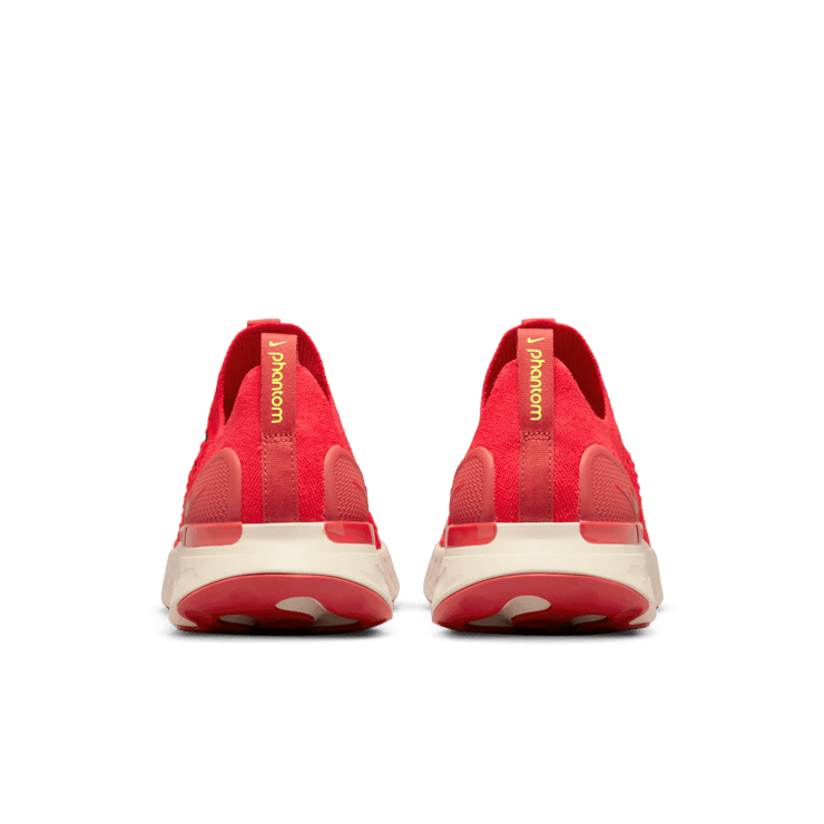 Nike React Phantom Run Flyknit 2 Road Running Shoes Angle 3