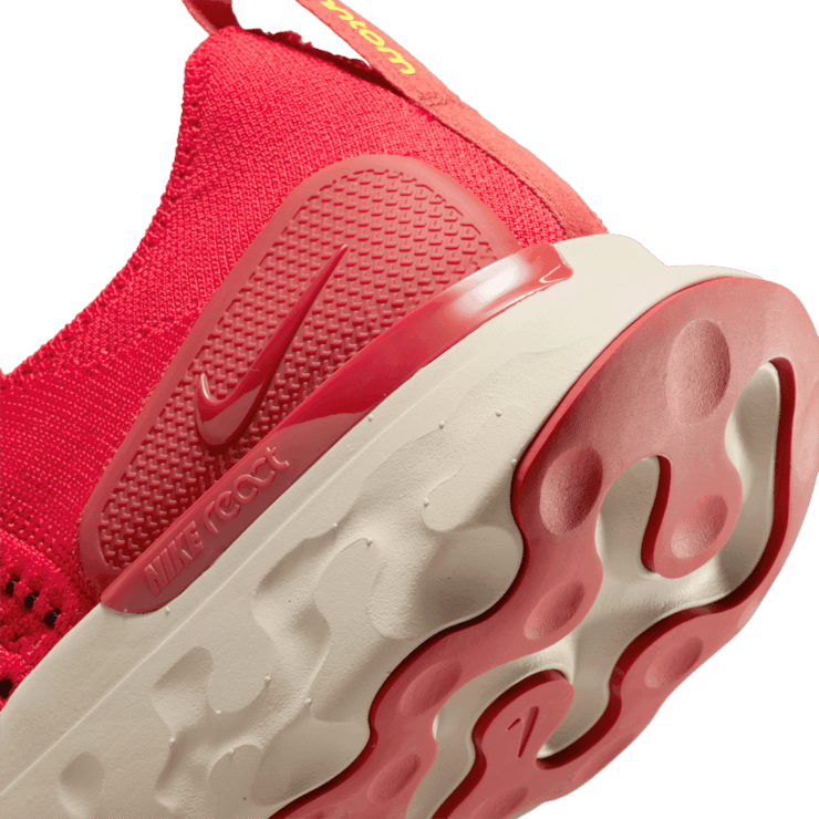 Nike React Phantom Run Flyknit 2 Road Running Shoes Angle 5