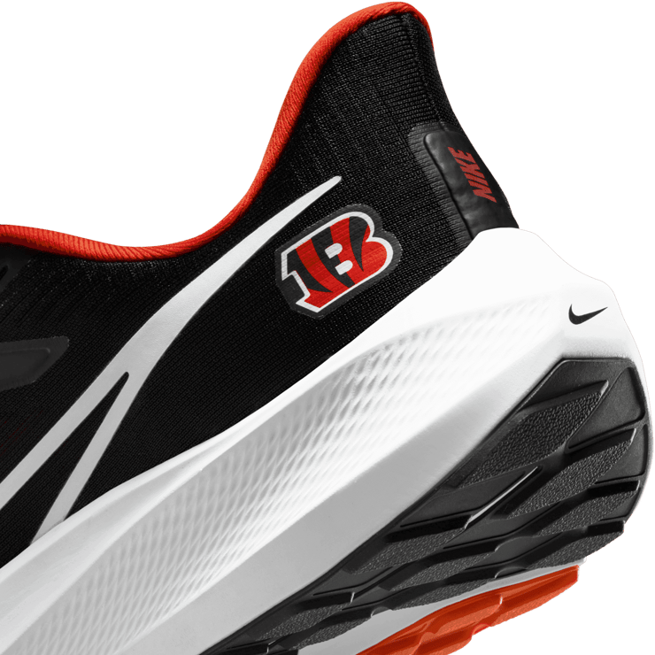 Nike Air Zoom Pegasus 39 (NFL Cincinnati Bengals) Road Running Shoes Angle 5