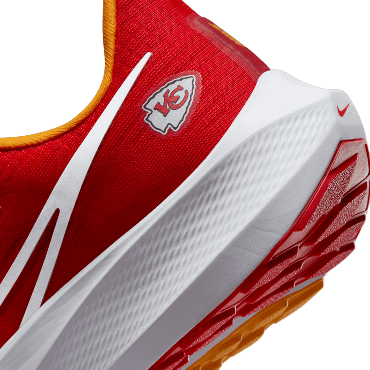 Nike Air Zoom Pegasus 39 (NFL Kansas City Chiefs) Road Running Shoes Angle 5