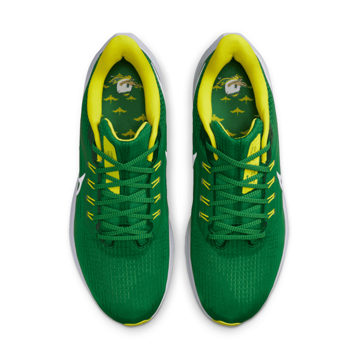 Nike Air Zoom Pegasus 39 (Oregon) Road Running Shoes Angle 1