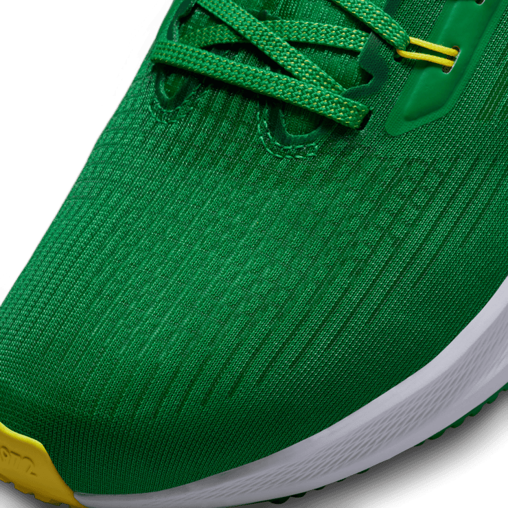 Nike Air Zoom Pegasus 39 (Oregon) Road Running Shoes Angle 4