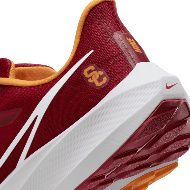 Nike Air Zoom Pegasus 39 (USC) Road Running Shoes Angle 5