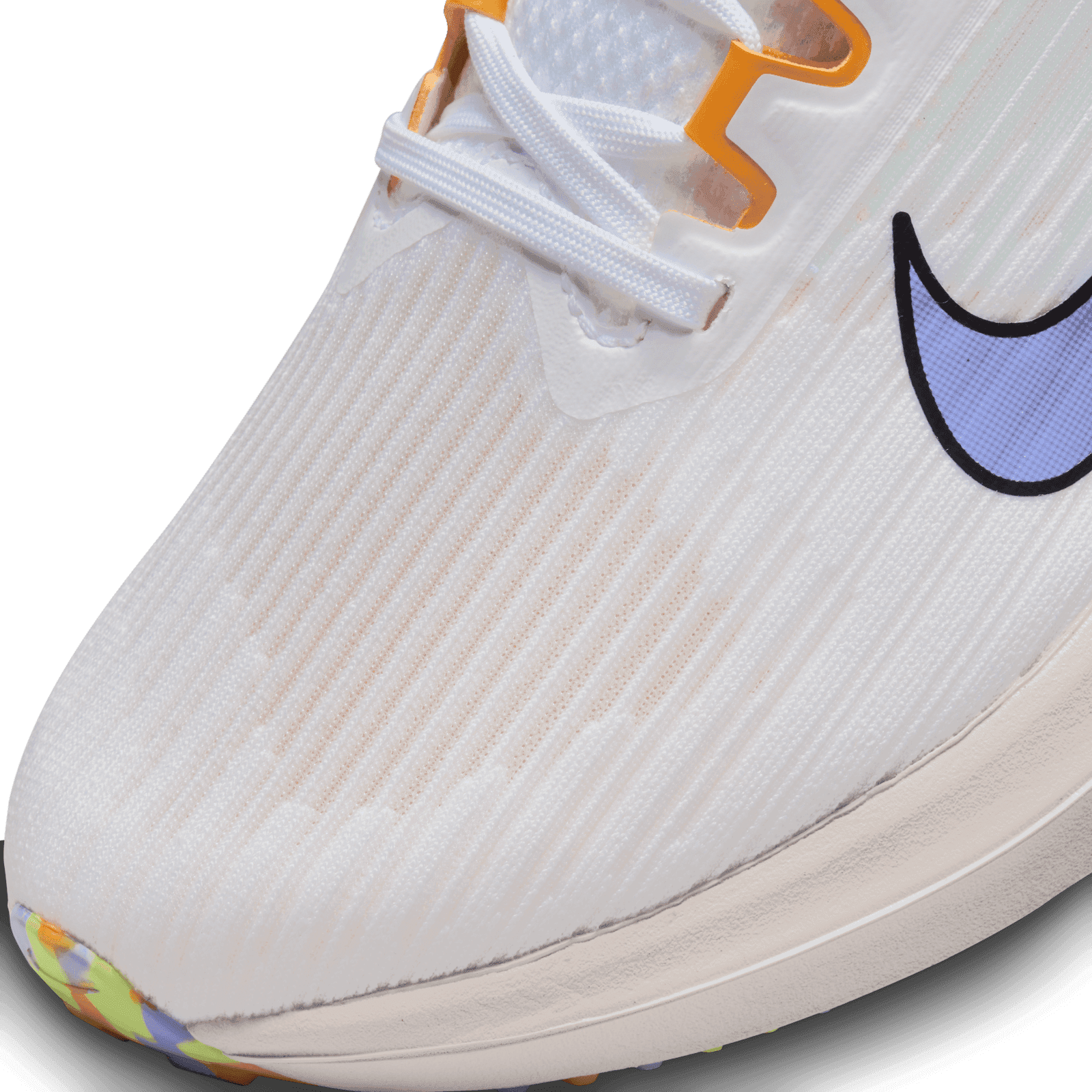 Nike Air Winflo 9 Premium Road Running Shoes Angle 4