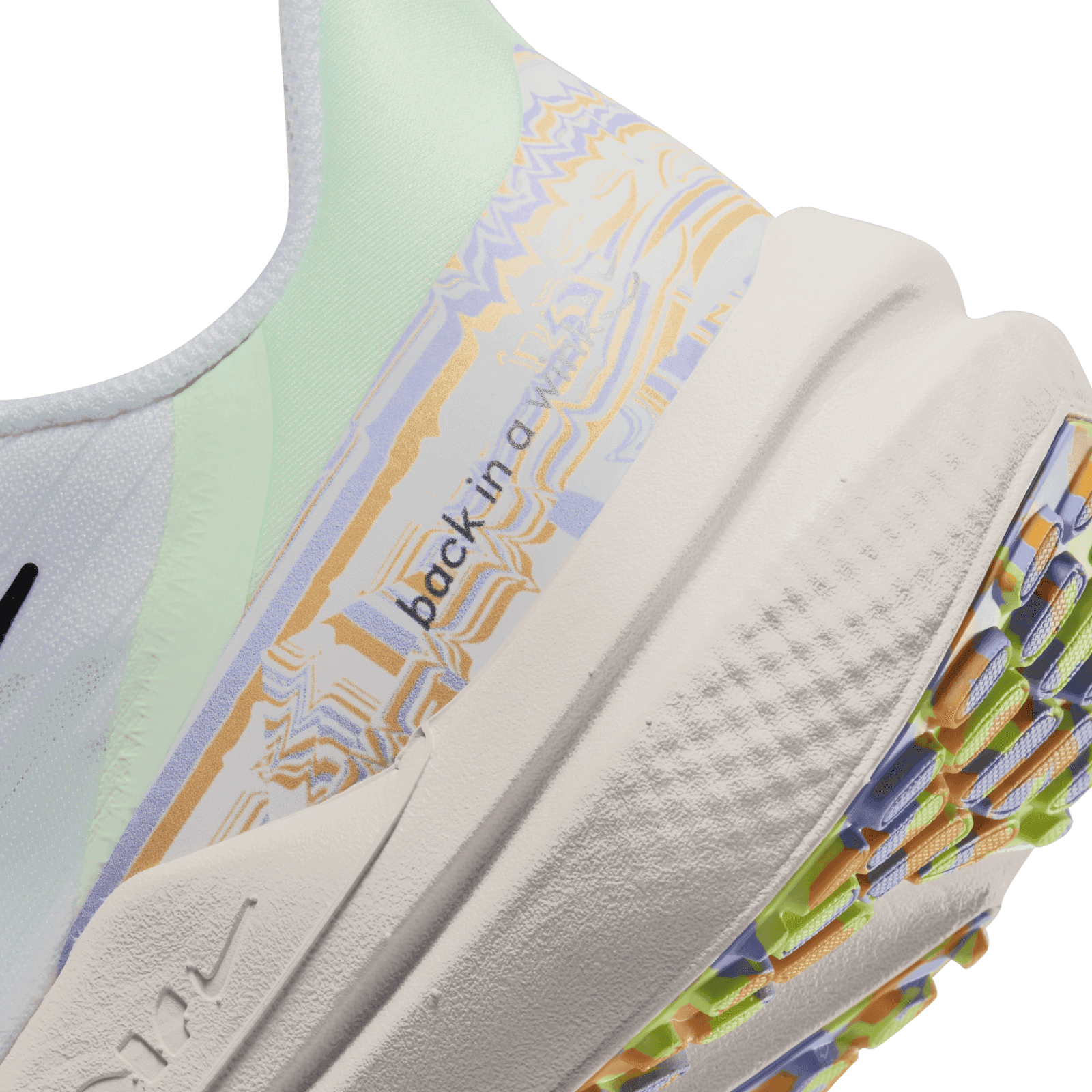 Nike Air Winflo 9 Premium Road Running Shoes Angle 5