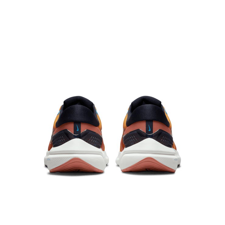 Nike Air Zoom Vomero 16 (Orange) Angle 3