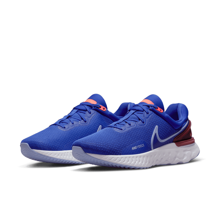 Nike React Miler 3 Road Running Shoes Angle 2