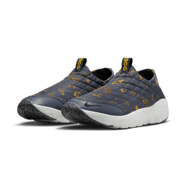 Nike ACG Moc 3.5 Shoes Angle 2