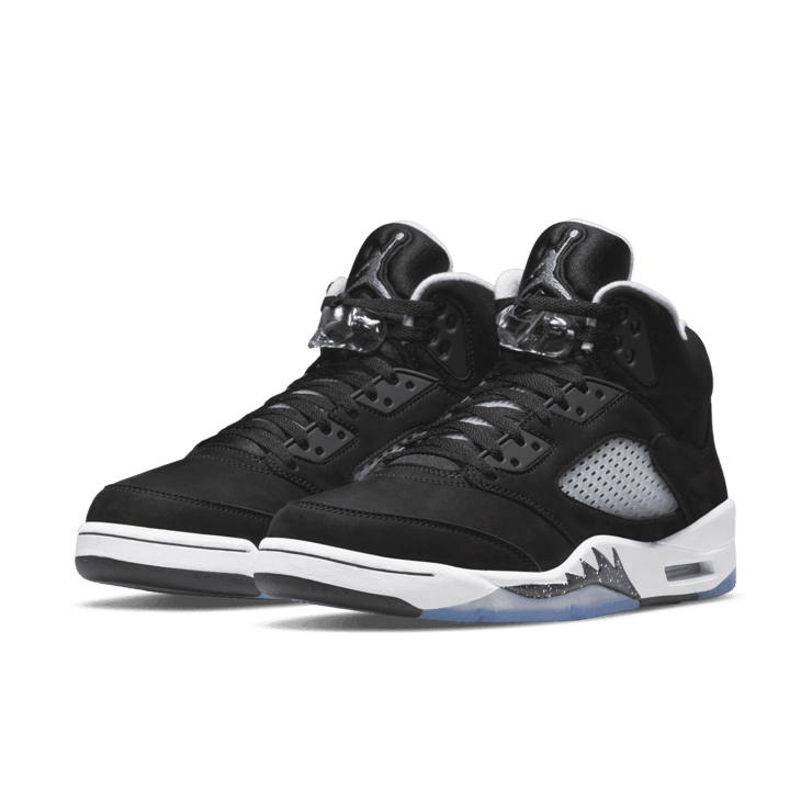 Jordan 5 Retro Oreo Angle 2