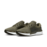 Nike Air Zoom Vomero 16 (Green) Angle 2