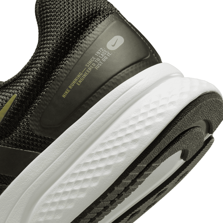 Nike Run Swift 2 Road Running Shoes (Extra Wide) Angle 5