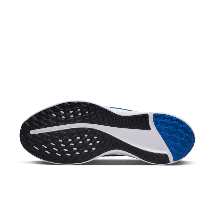 Nike Quest 5 Road Running Shoes Angle 0