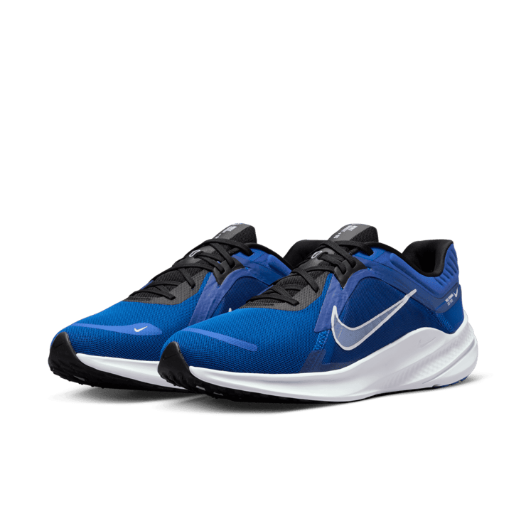 Nike Quest 5 Road Running Shoes Angle 2