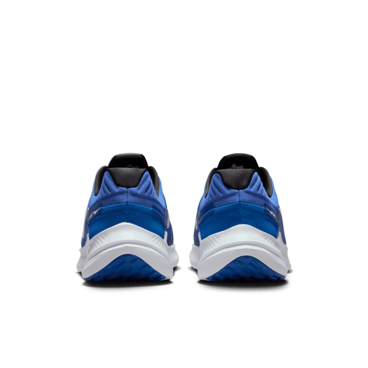 Nike Quest 5 Road Running Shoes Angle 3