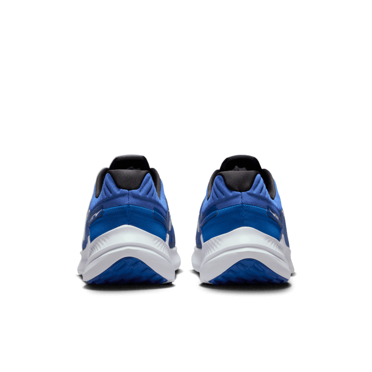 Nike Quest 5 Road Running Shoes Angle 3