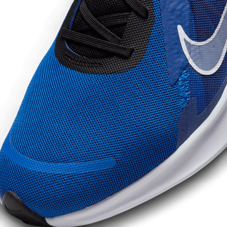 Nike Quest 5 Road Running Shoes Angle 4