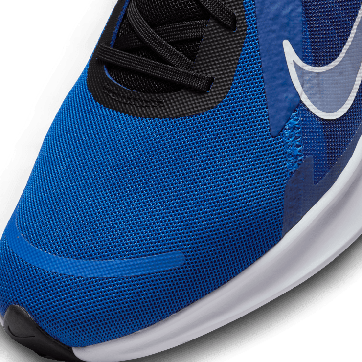 Nike Quest 5 Road Running Shoes Angle 4
