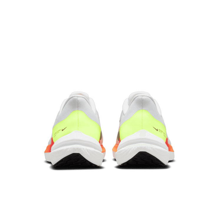 Nike Winflo 9 Road Running Shoes Angle 3