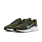 Nike Quest 5 Road Running Shoes Angle 2