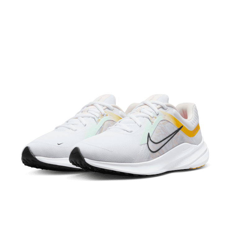 Nike Quest 5 Premium Road Running Shoes Angle 2