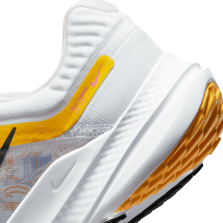 Nike Quest 5 Premium Road Running Shoes Angle 5