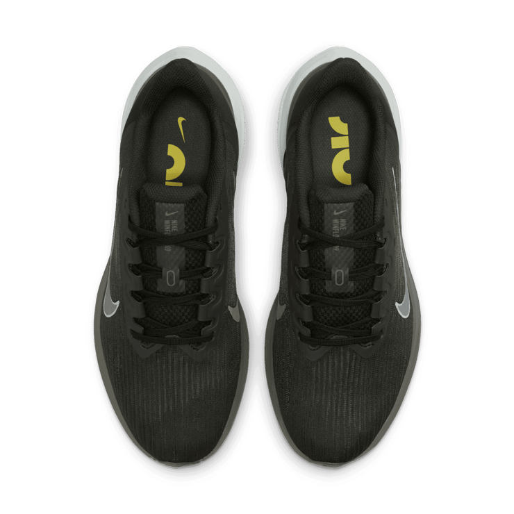 Nike Winflo 9 Road Running Shoes Angle 1